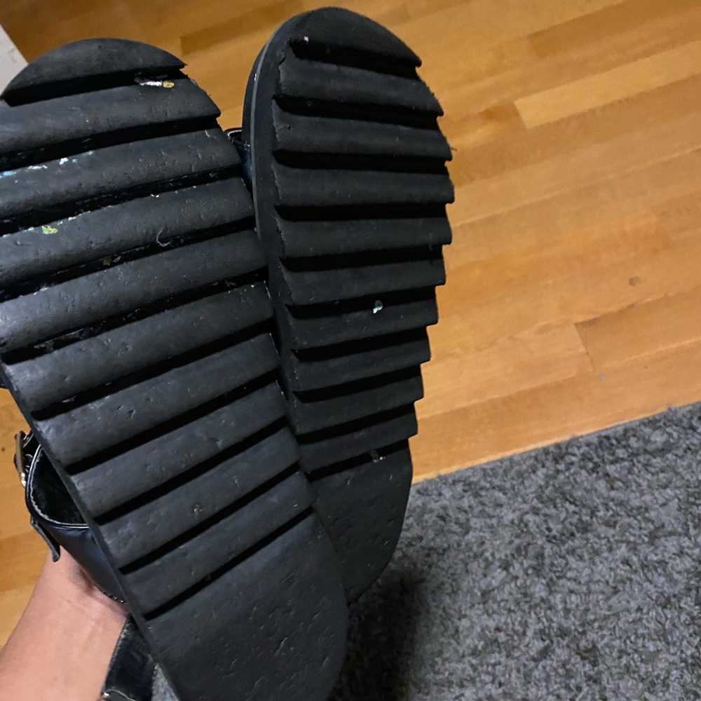 Sandals - Picture 4 of 4